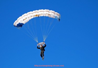 看球通-德甲球队拒绝摆大巴战术的精彩比赛盘点